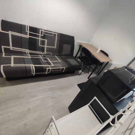 Petit F2 Meuble Independant Leilighet Limay Eksteriør bilde